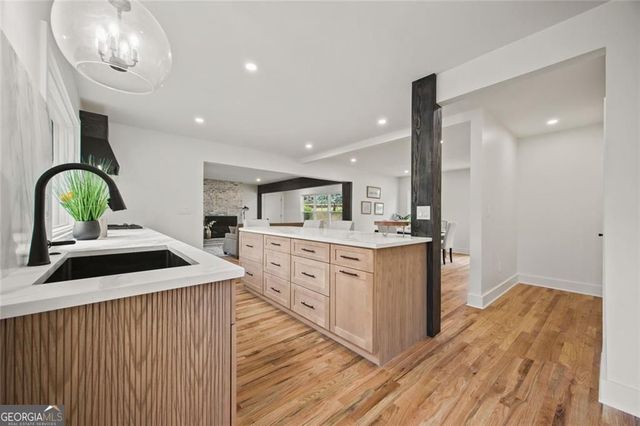 2433 Helmsdale NE, Atlanta, GA 30345