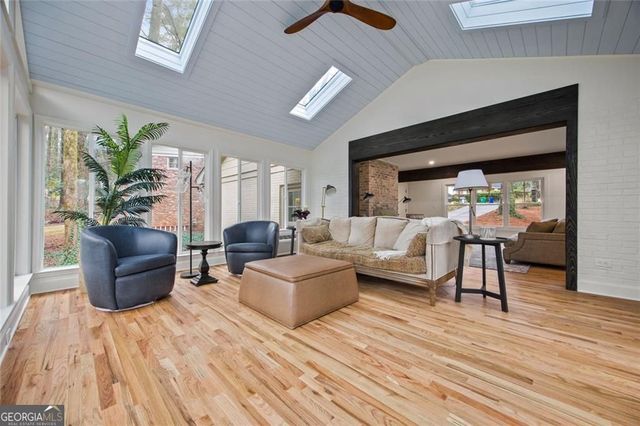 2433 Helmsdale NE, Atlanta, GA 30345