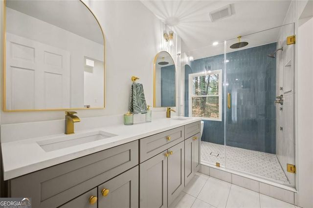 2433 Helmsdale NE, Atlanta, GA 30345