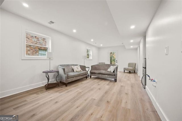 2433 Helmsdale NE, Atlanta, GA 30345