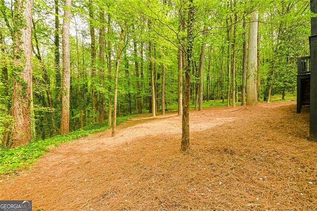 2433 Helmsdale NE, Atlanta, GA 30345