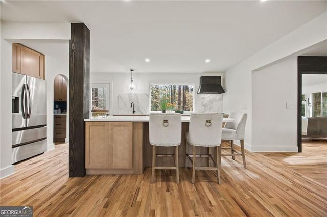 2433 Helmsdale NE, Atlanta, GA 30345