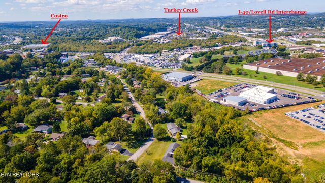 10468 Laura Lee Lane, Knoxville, TN 37922