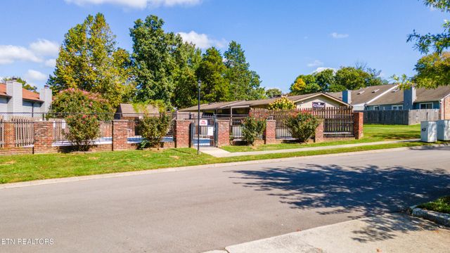 10468 Laura Lee Lane, Knoxville, TN 37922
