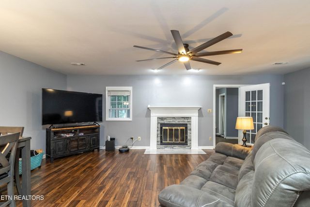 10468 Laura Lee Lane, Knoxville, TN 37922