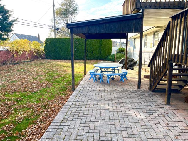 12 Lenore Avenue, Hicksville, NY 11801