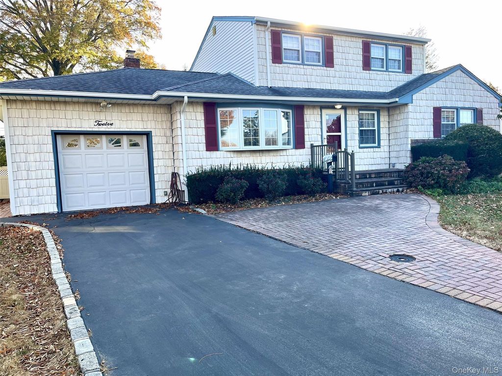 12 Lenore Avenue, Hicksville, NY 11801