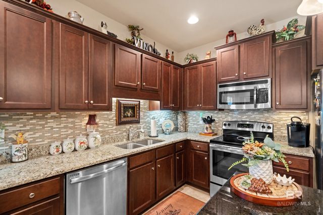 4268 Birkdale Street, Gulf Shores, AL 36542