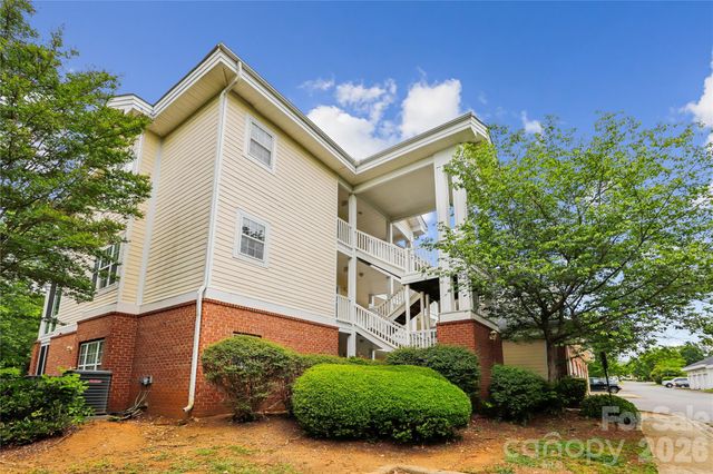 8923 Meadow Vista Road, Charlotte, NC 28213