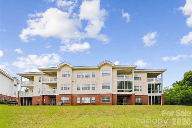 8923 Meadow Vista Road, Charlotte, NC 28213