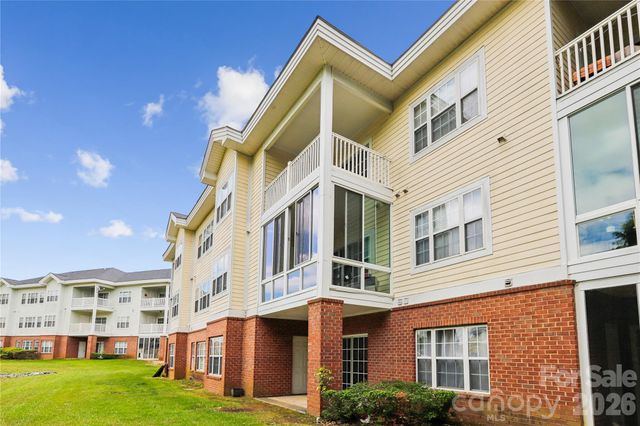 8923 Meadow Vista Road, Charlotte, NC 28213