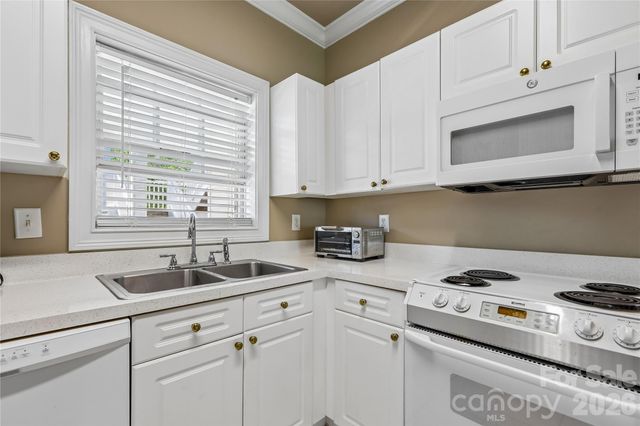 8923 Meadow Vista Road, Charlotte, NC 28213
