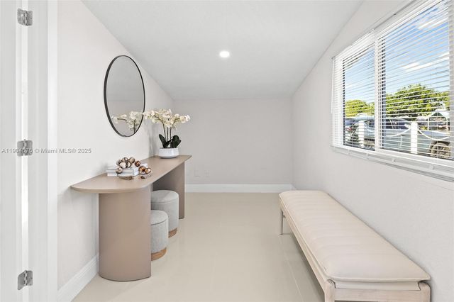 1430 N 65th Ave, Hollywood, FL 33024