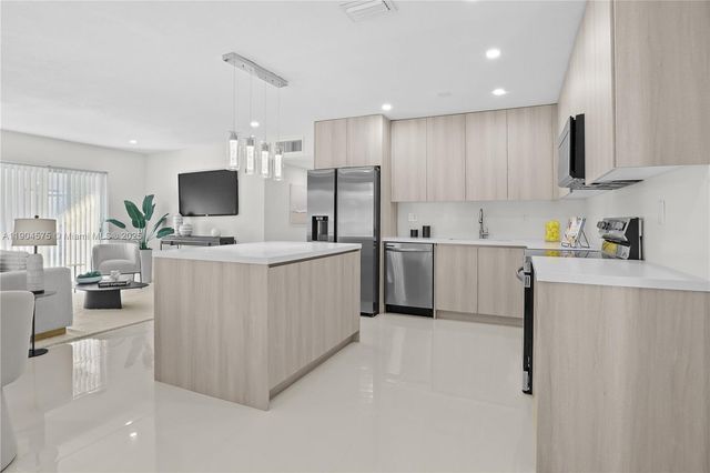 1430 N 65th Ave, Hollywood, FL 33024