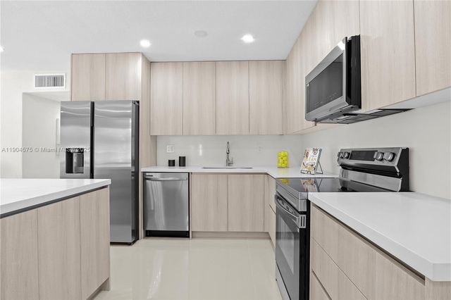 1430 N 65th Ave, Hollywood, FL 33024