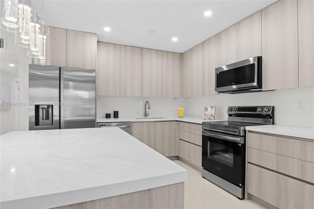 1430 N 65th Ave, Hollywood, FL 33024