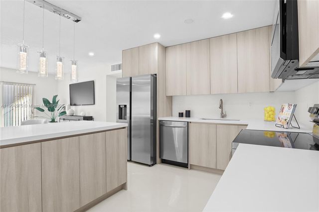 1430 N 65th Ave, Hollywood, FL 33024