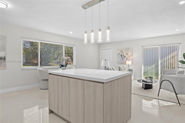 1430 N 65th Ave, Hollywood, FL 33024