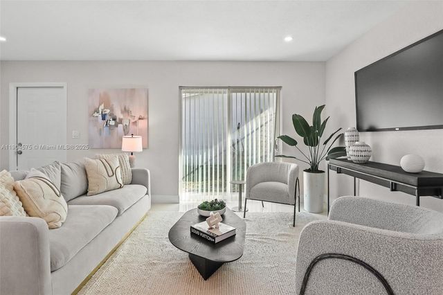 1430 N 65th Ave, Hollywood, FL 33024