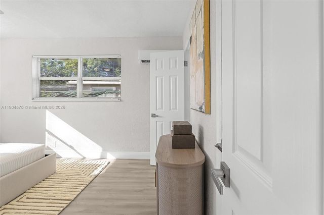 1430 N 65th Ave, Hollywood, FL 33024