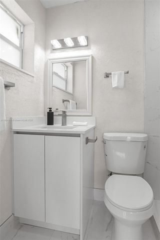 1430 N 65th Ave, Hollywood, FL 33024