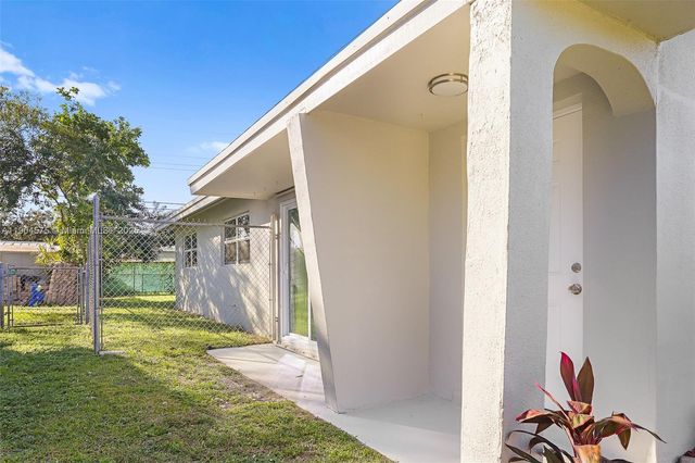 1430 N 65th Ave, Hollywood, FL 33024