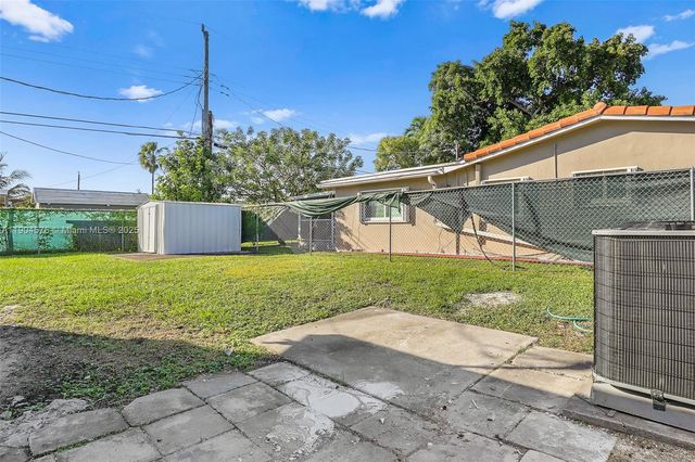 1430 N 65th Ave, Hollywood, FL 33024