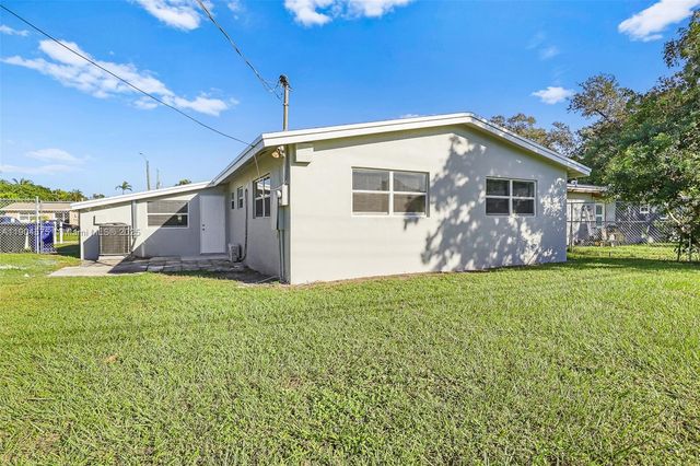 1430 N 65th Ave, Hollywood, FL 33024