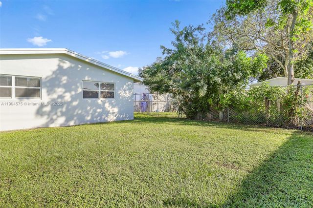 1430 N 65th Ave, Hollywood, FL 33024