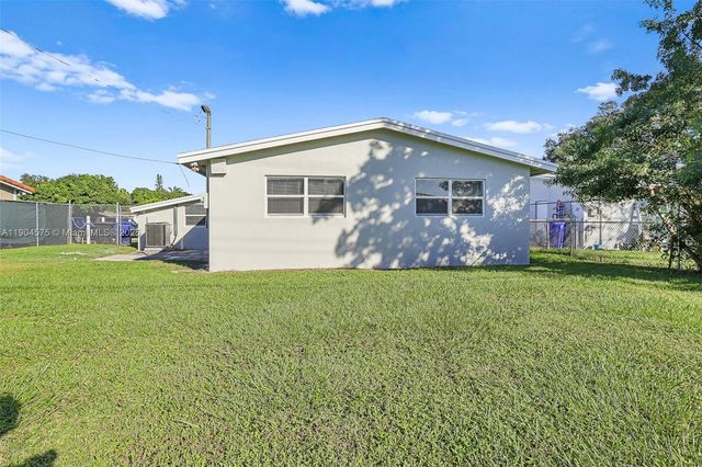 1430 N 65th Ave, Hollywood, FL 33024