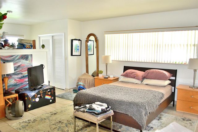 2633 Middle River Drive 1-6, Fort Lauderdale, FL 33306