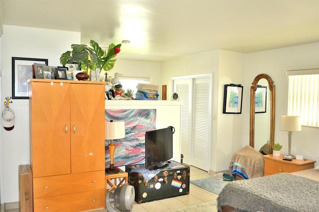 2633 Middle River Drive 1-6, Fort Lauderdale, FL 33306