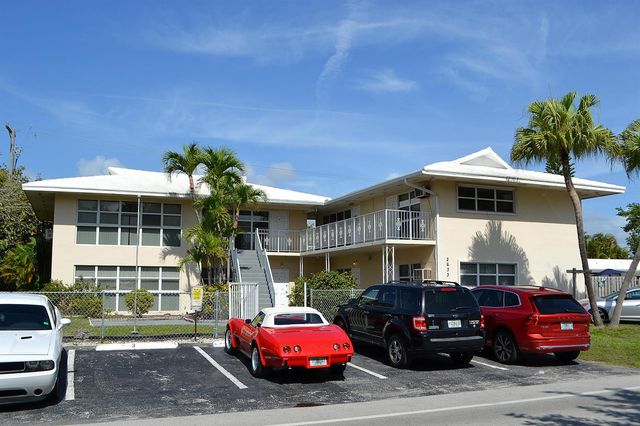 2633 Middle River Drive 1-6, Fort Lauderdale, FL 33306