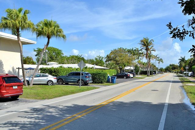 2633 Middle River Drive 1-6, Fort Lauderdale, FL 33306