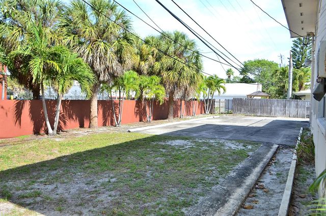 2633 Middle River Drive 1-6, Fort Lauderdale, FL 33306