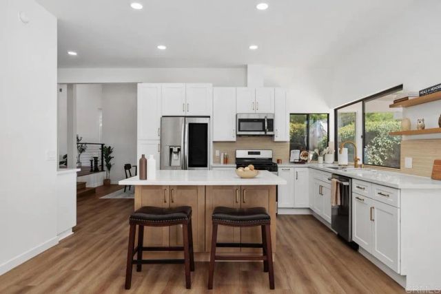 12595 Camino Vuelo, San Diego, CA 92128