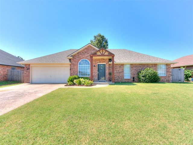 121 Meadows Lane, Shawnee, OK 74804
