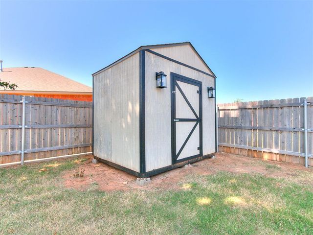 121 Meadows Lane, Shawnee, OK 74804
