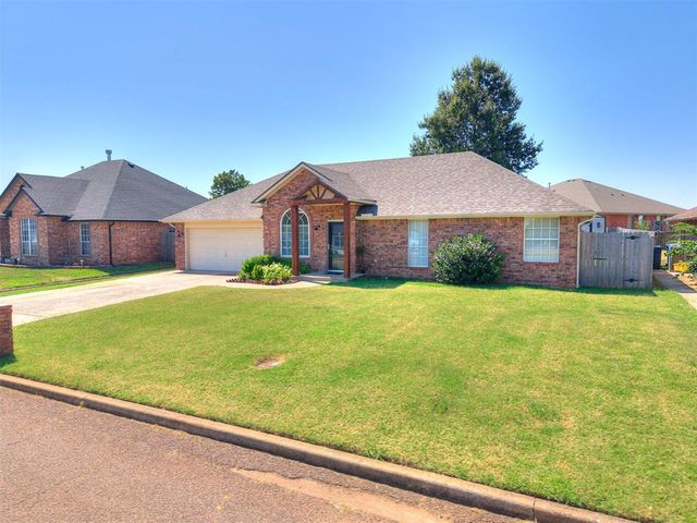 121 Meadows Lane, Shawnee, OK 74804