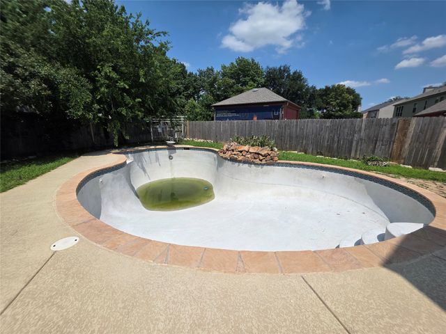 716 Bridget Way, Hurst, TX 76054