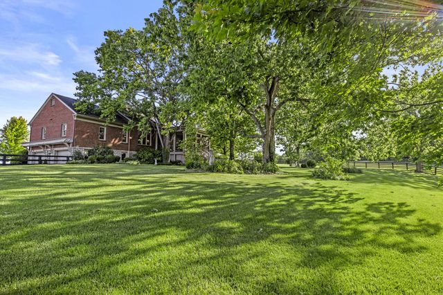 3201 Raven Creek Drive, Lexington, KY 40515