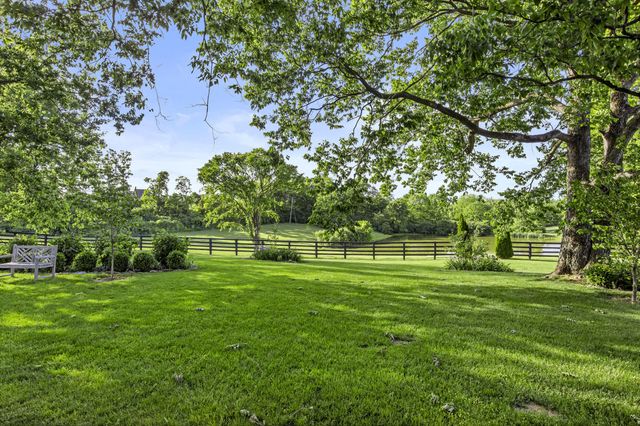 3201 Raven Creek Drive, Lexington, KY 40515