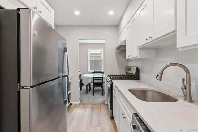 61 Maine Avenue D12, Rockville Centre, NY 11570