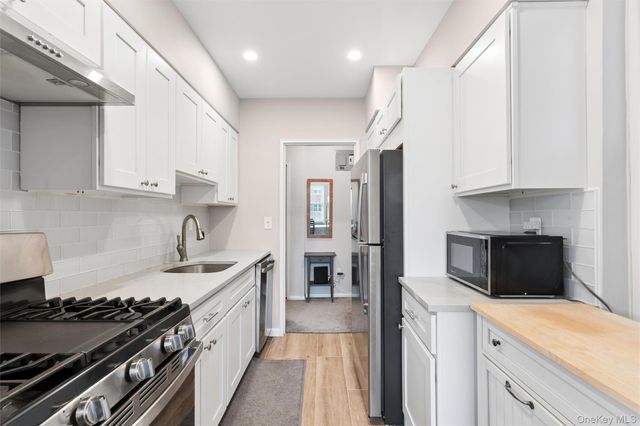 61 Maine Avenue D12, Rockville Centre, NY 11570