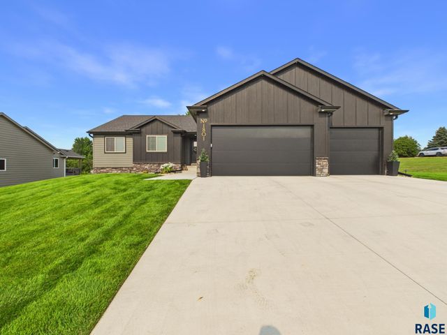 1801 S Firefly Dr Drive, Sioux Falls, SD 57110