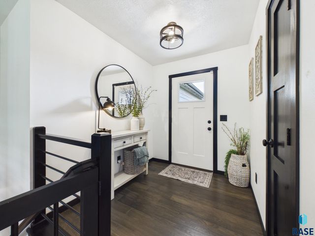1801 S Firefly Dr Drive, Sioux Falls, SD 57110