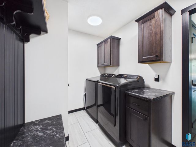 1801 S Firefly Dr Drive, Sioux Falls, SD 57110