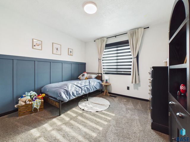1801 S Firefly Dr Drive, Sioux Falls, SD 57110
