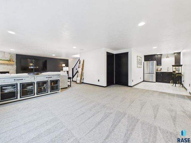 1801 S Firefly Dr Drive, Sioux Falls, SD 57110