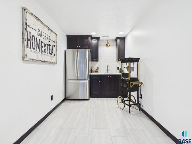 1801 S Firefly Dr Drive, Sioux Falls, SD 57110